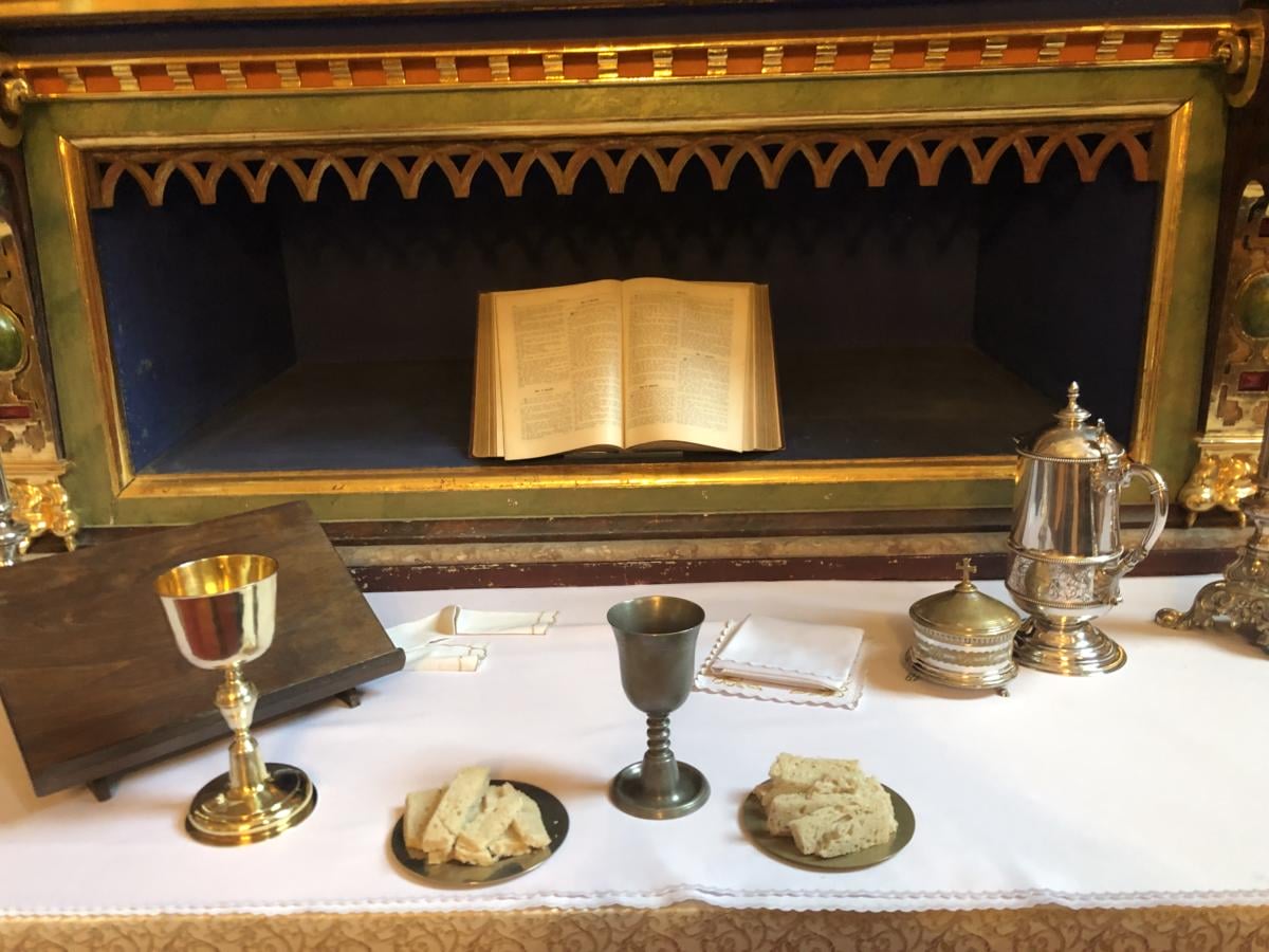 ołtarz podczas liturgii ewangelickiej