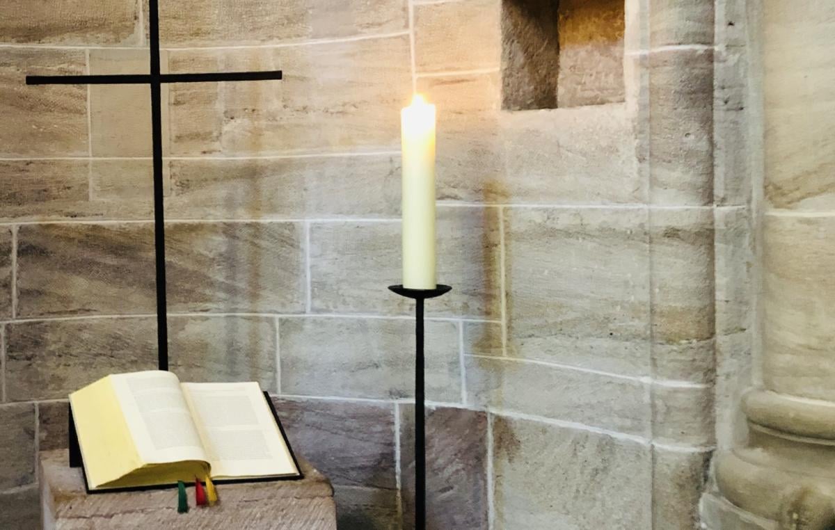 krzyż i BIblia
