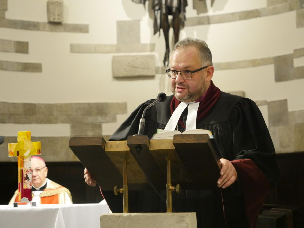 bp Jan Cieślar podczas kazania w kościele akademickim KUL