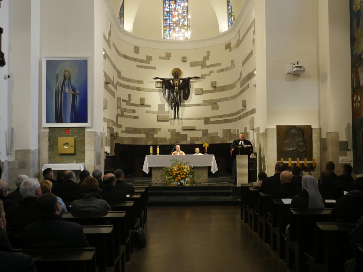 bp Jan Cieślar podczas kazania w kościele akademickim KUL